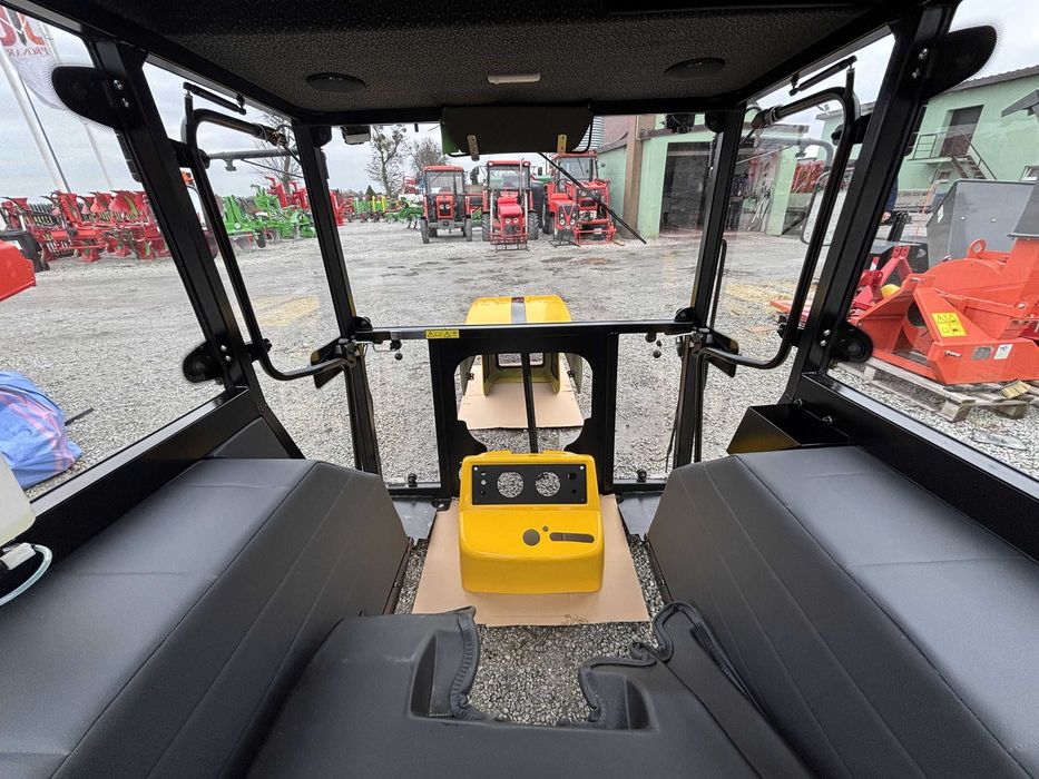 Kabina C-360 z błotnikami BTW X 2023 Naglak maska 04 kolor żółty