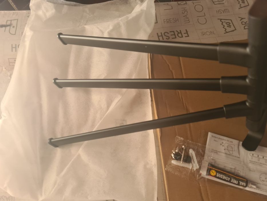 Toalheiro novo preto