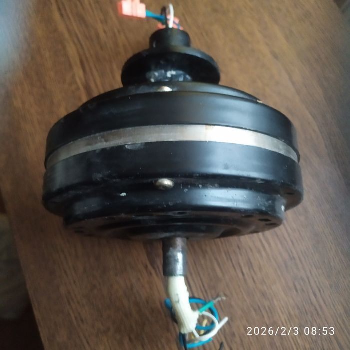 Silnik wentylatora sufitowego