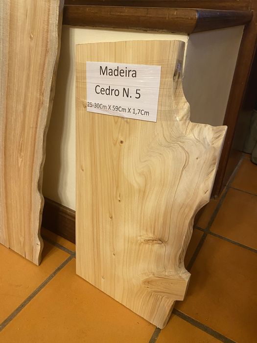 Tabuas de Madeira (Cedro e Carvalho)