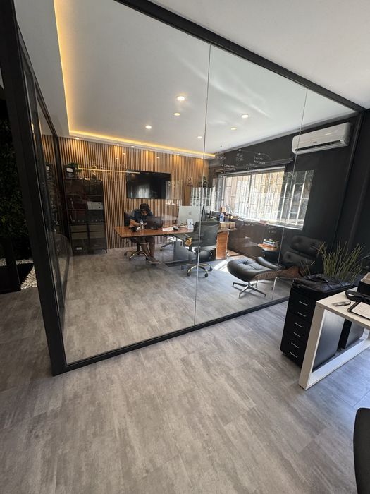 Escritório Modular Premium em Vidro | 2 Salas + 2 Booths | Como Novo