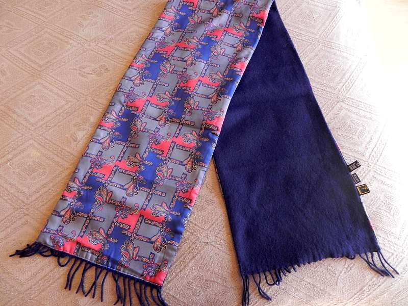 Echarpe da marca Fendi, de lã e seda para homem, vintage.