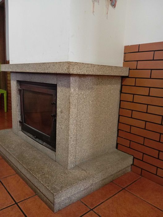 Fogão de sala com pedra