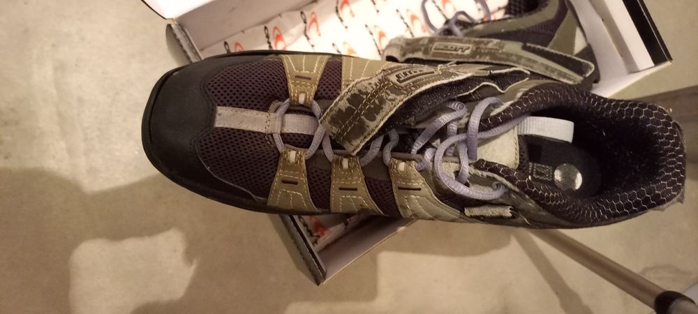 Ténis de bicicleta  da Oneill 44.