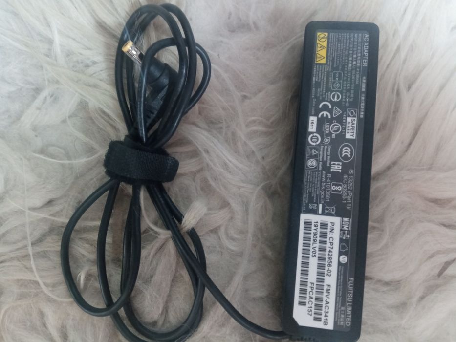 Електрошрот Fujitsu slim 65W блок живлення  19V 3.42A Fujitsu 5.5/2.5.