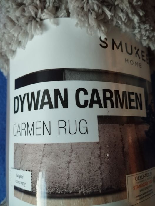 Beżowy puszysty dywanik Smukee 65x100 cm Nowy