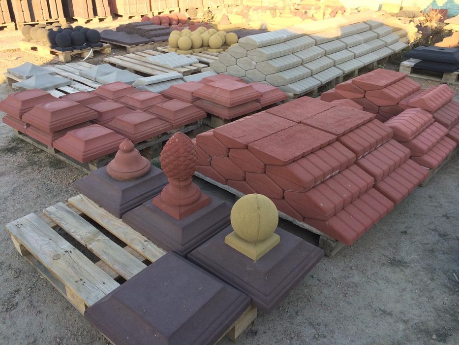 Блоки будівельні паркан бетонні вироби бруківка цегла