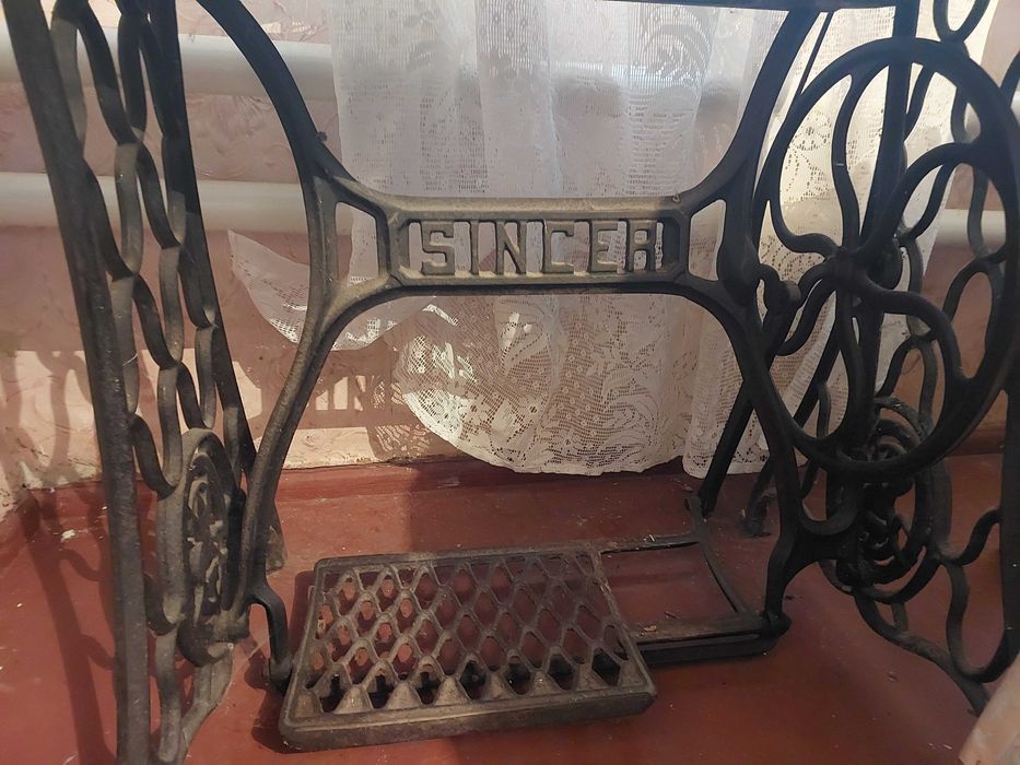 Продам швейну машину SINGER