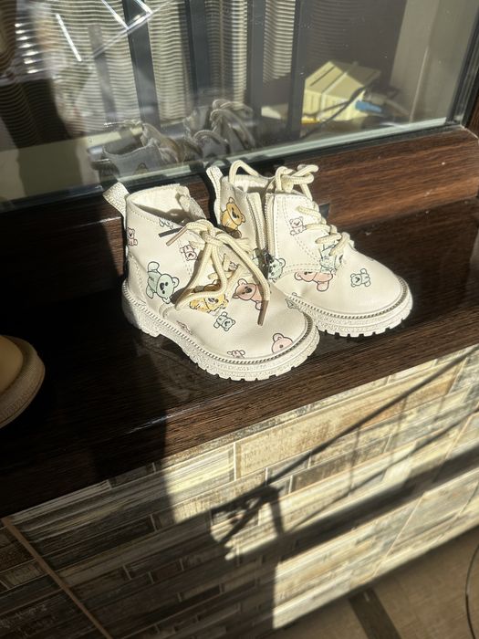 Дитячі чобітки демисезоні 21 розміру в ідеальному стані