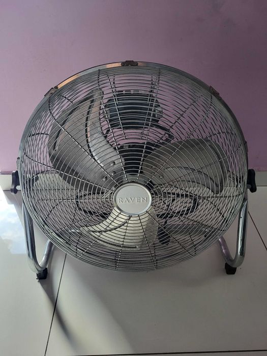 Wentylator podłogowy / Cyrkulator Raven ECP004 o mocy 120W