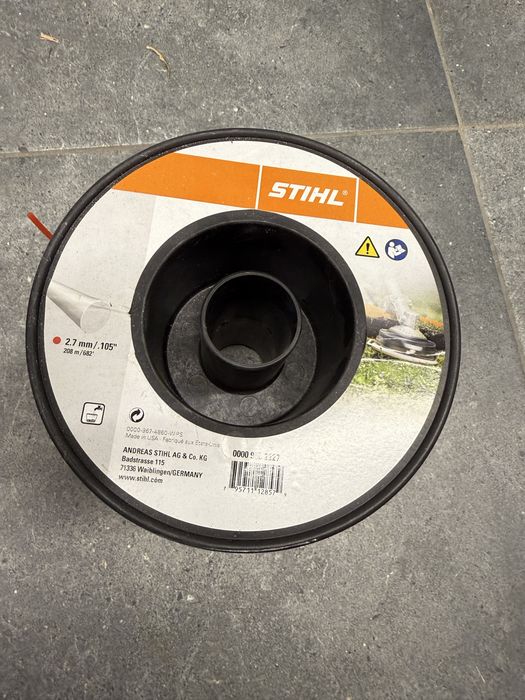 Żyłka tnąca okragła  2,7MM X 208M  Czerwona  STIHL