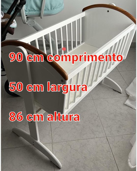 Berço baloiço , recém nascido.