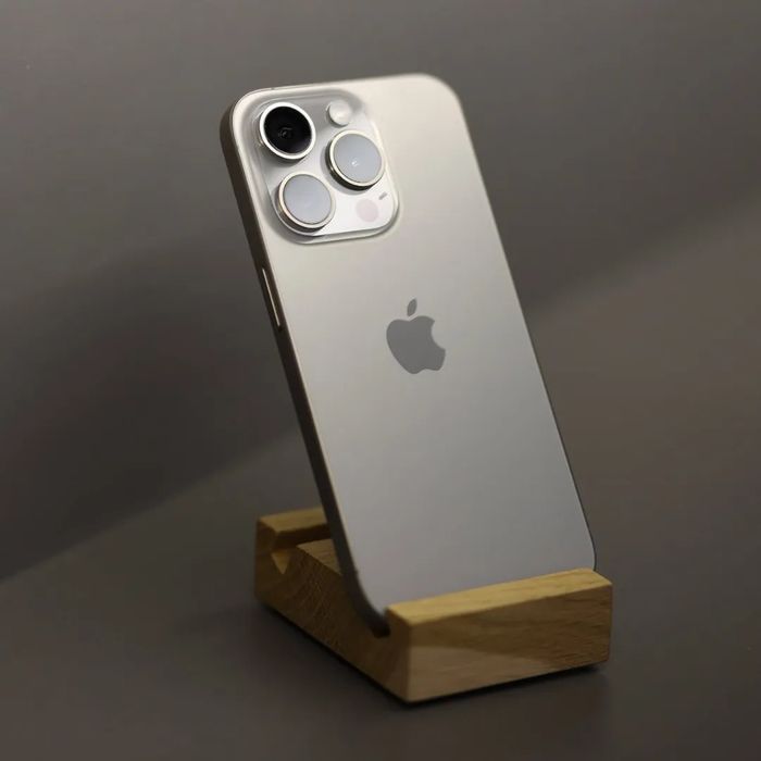 iPhone 15 Pro Max 256gb natural titan Б/У
