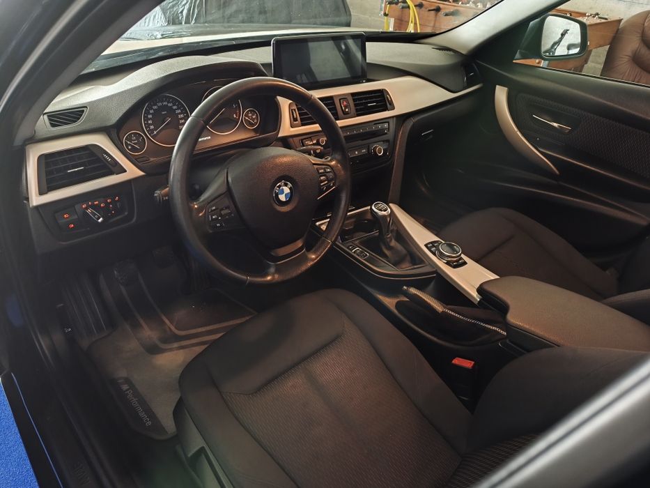 BMW 318d touring F31