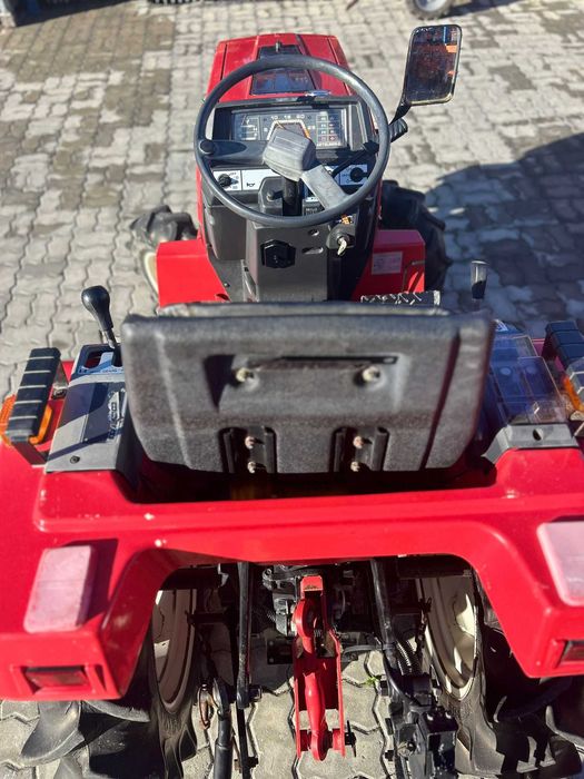 Mitsubishi MT17 4x4