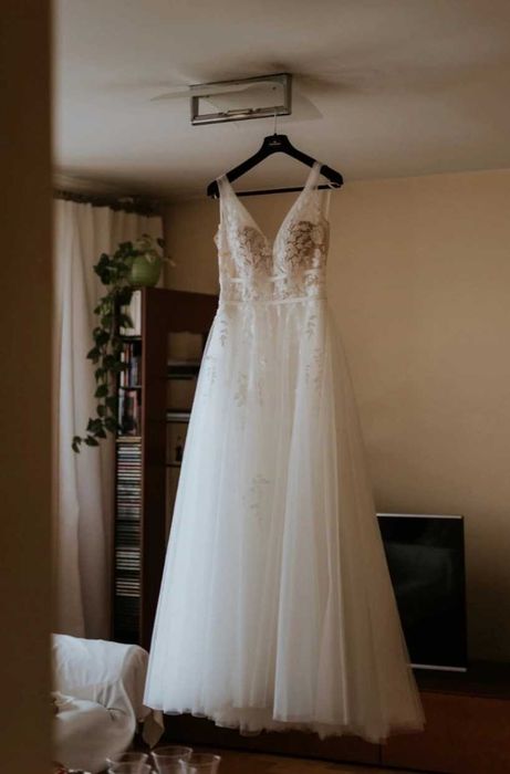 Suknia ślubna Lilian West 66155 ivory/nude + długi welon gratis