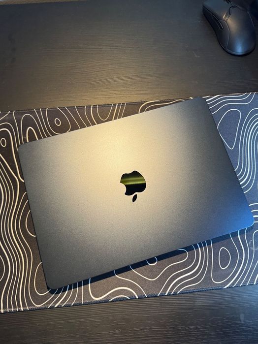 MacBook Air m2 8/256