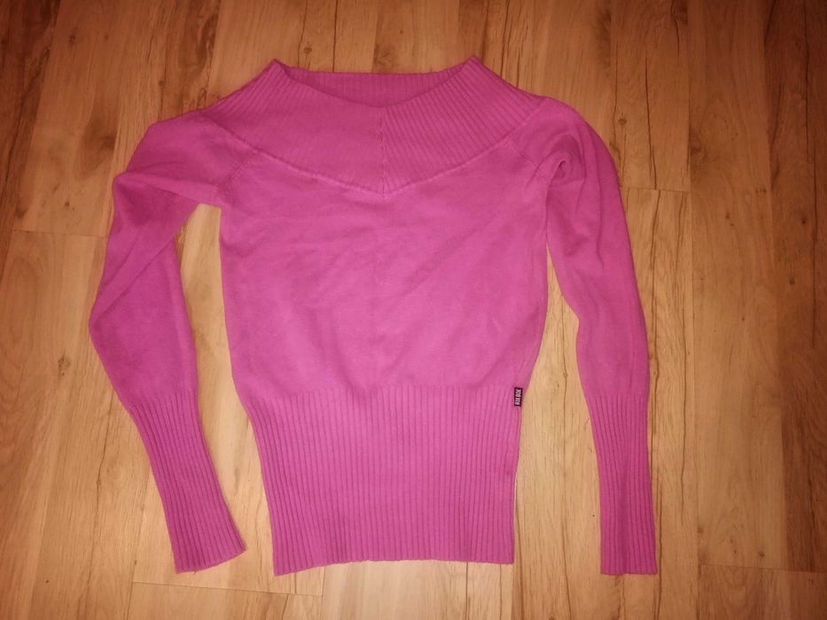 Sweterek różowy Bik bok