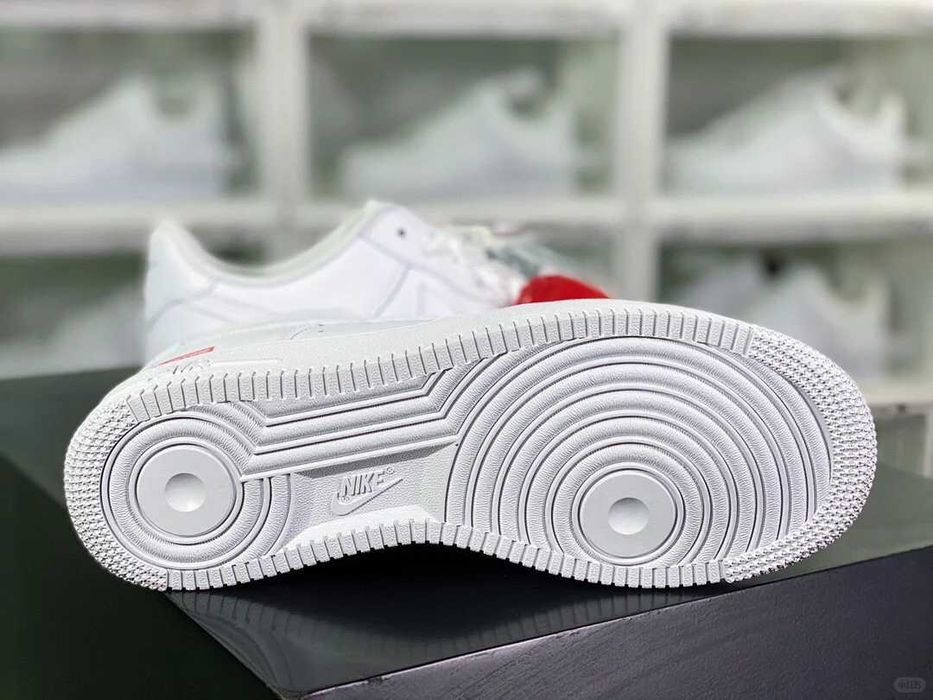 Nike Air Force 1 Low Supreme Biały R.41