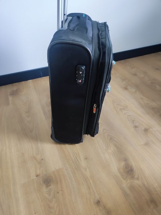 Walizka roncato kabinowa do samolotu używana czarna szara