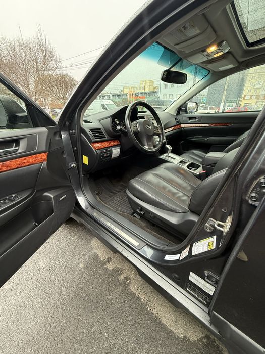 Продам Subaru outback 2011 год