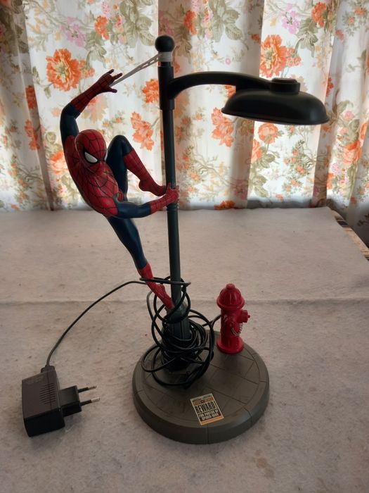 Candeeiro oficial de Marvel homem aranha