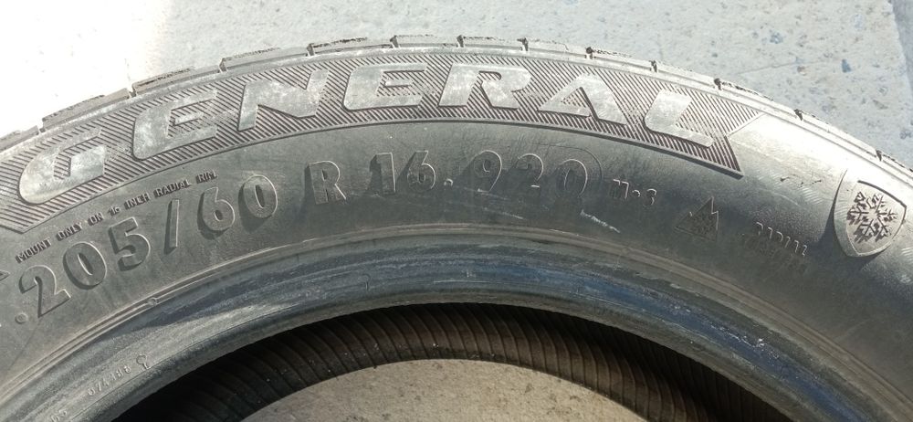 Шина зима 205/60R16 1 штука 
2 шт GOOD YEAR 5-6мм залишок стан хороший