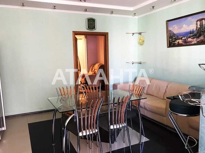 Продам велику двокімнатну квартиру в ЖК "Моноліт"