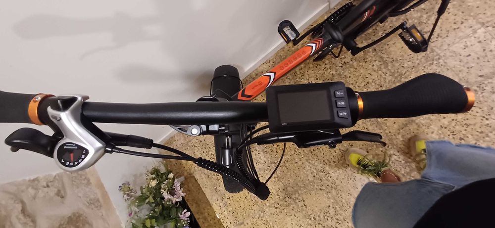 Bicicleta nova para adulto elec