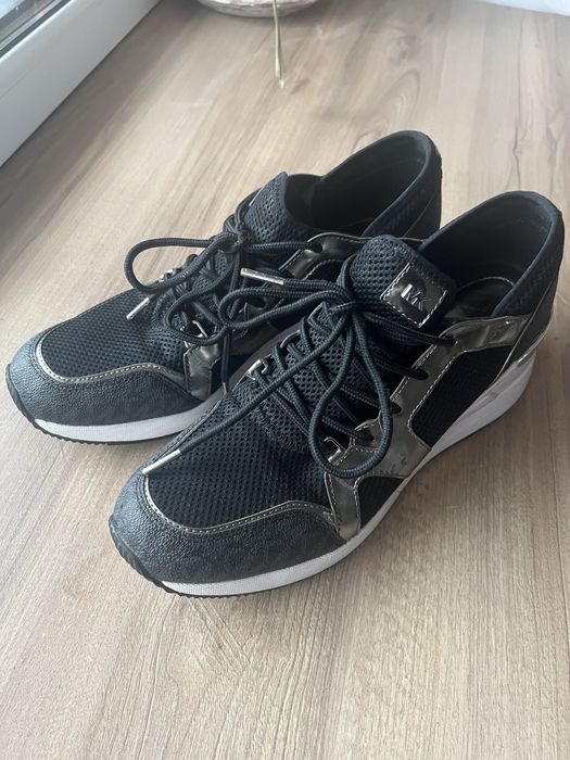 Жіночі кросівки на платформі Michael Kors