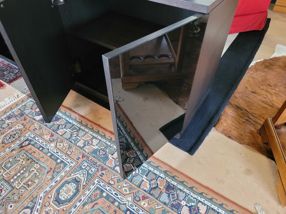 Grande aparador de marca Antarte - Como novo