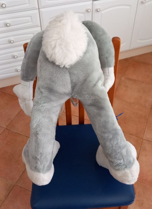 PELUCHE ENORME do Famoso COELHO BUGS BUNNY. Criança brincar ou decorar