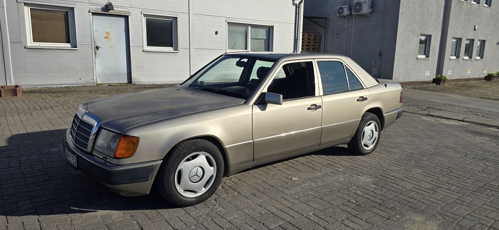 Mercedes-Benz W124