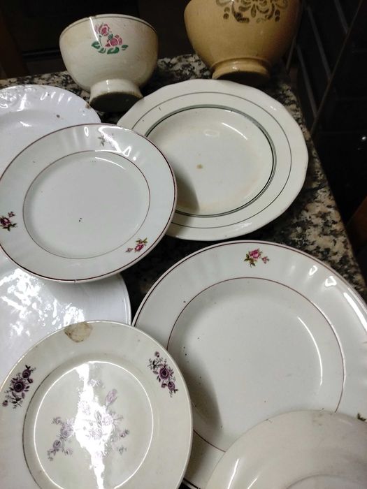 Peça decorativa LIMOGE com numeração entre outras coisas