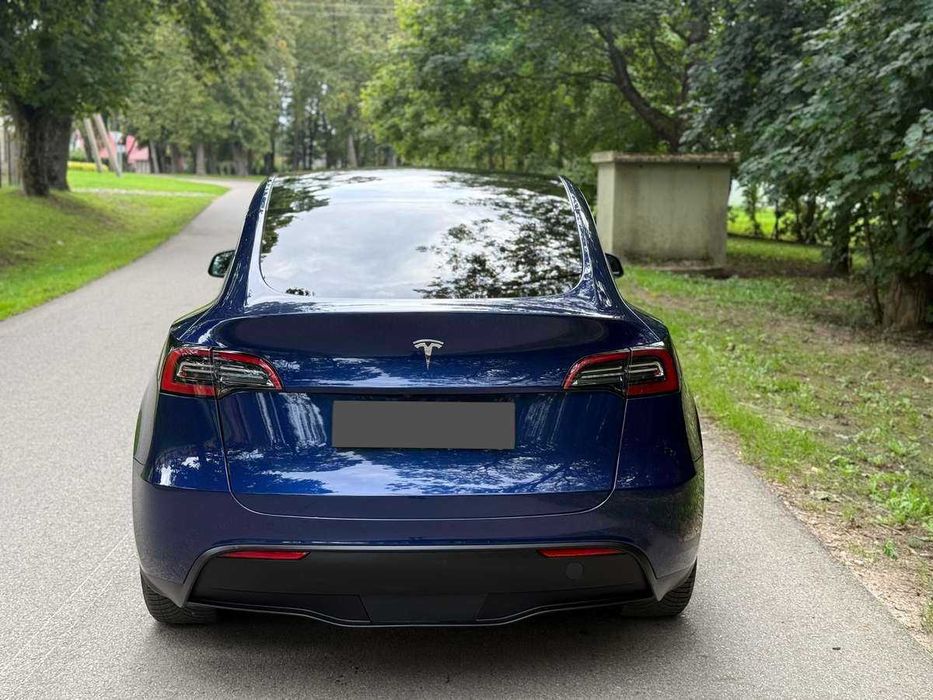 Tesla Model Y 2023 Dual Motor