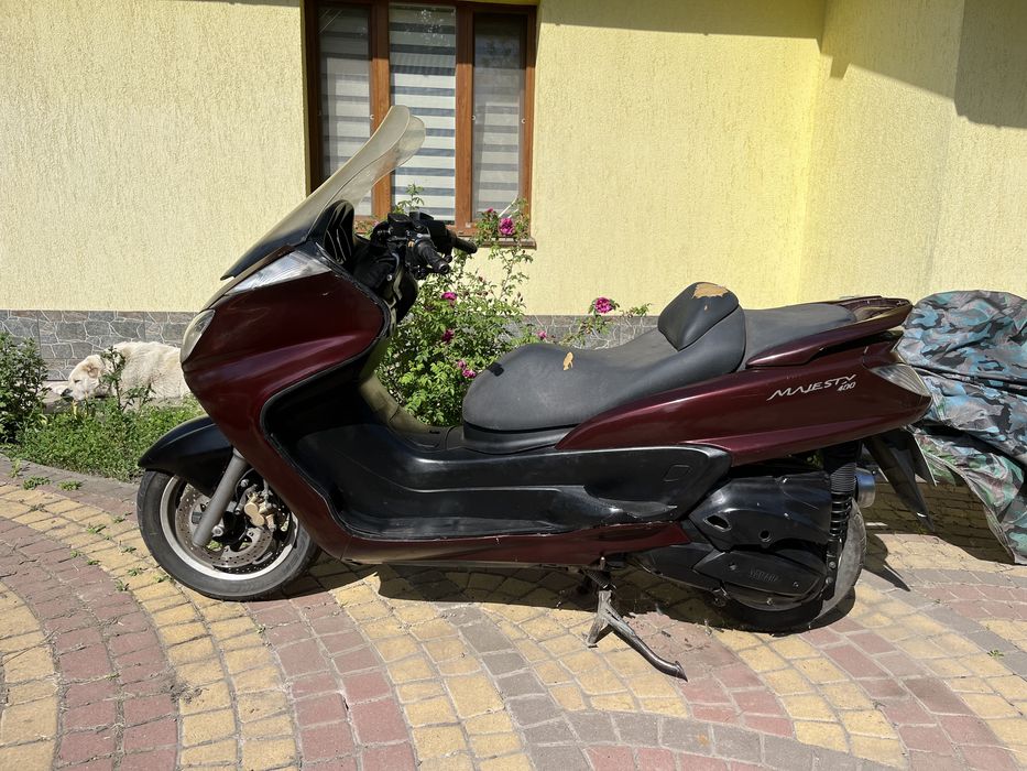 Yamaha Majesty 400.