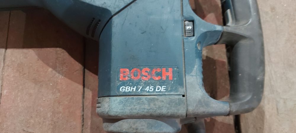 Перфоратор BOSCH   бу