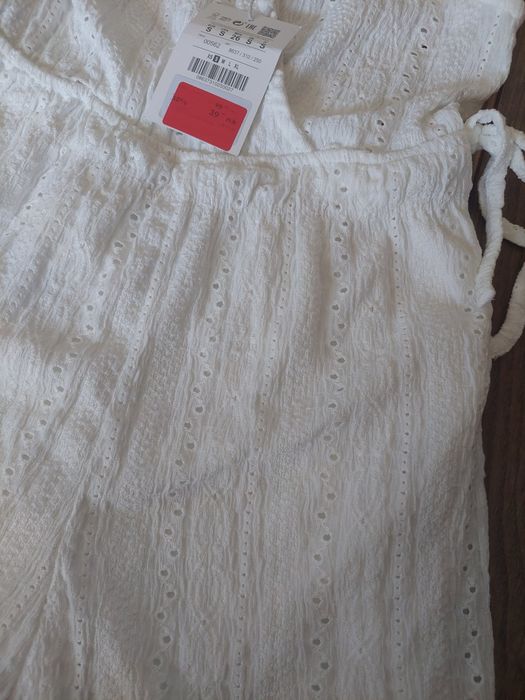 Biały kombinezon Pull&Bear