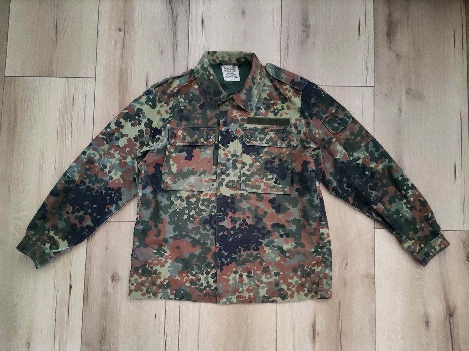 Kurtka wojskowa vintage w rozmiarze M