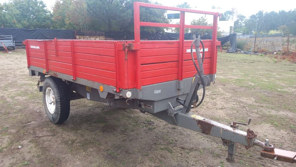Vendo reboque semi-novo