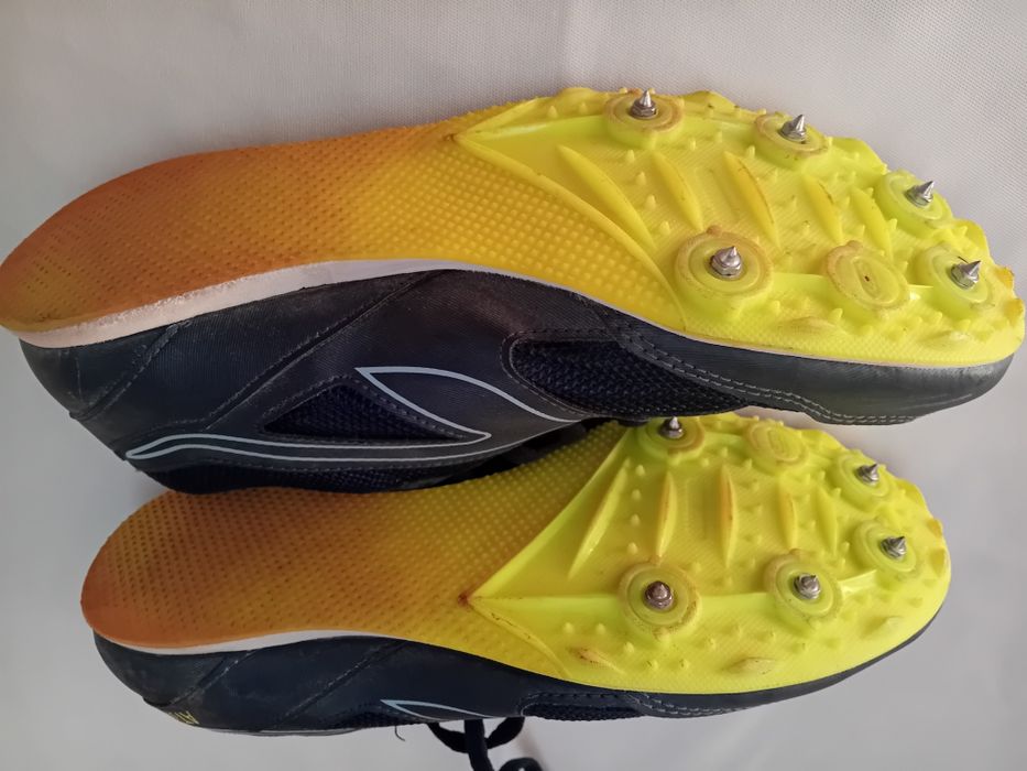 Sapatilhas de atletismo (pinos)