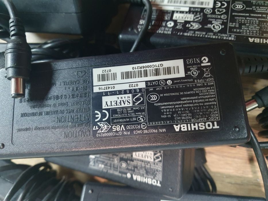Зарядка зарядное блок питания живлення Toshiba 15v/3-5a 45-90w 6.3×3.0