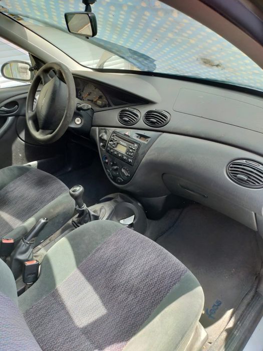 Ford focus 1.4 de 2000 — photo 4