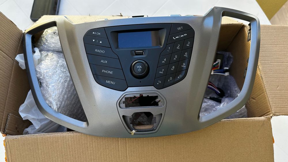 Vendo auto rádio original ford transit a partir de 2016