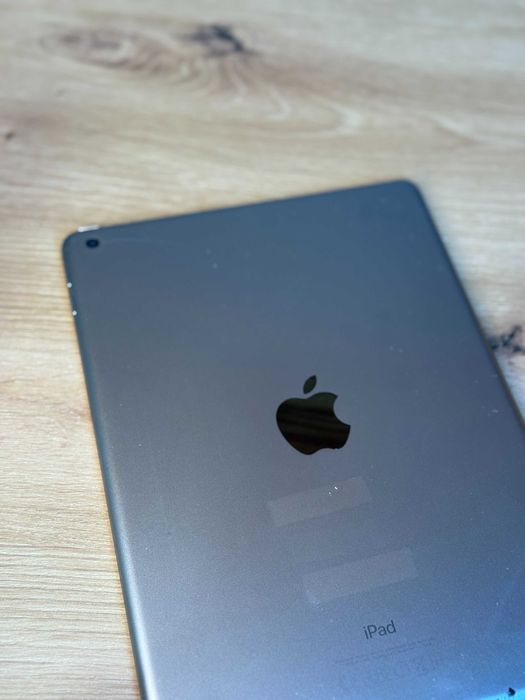 Tablet Apple iPad 5 gen 32 GB bat: 90 - 100 % + GW 3 msc