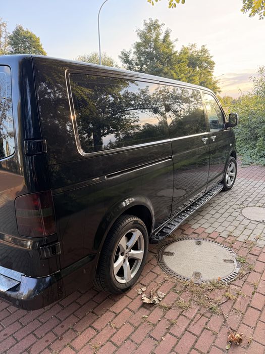 Volkswagen Transporter T5 9 osob long