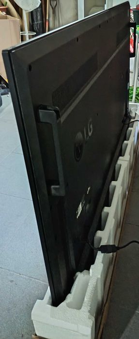 LG LCD 75'' UHD como novo