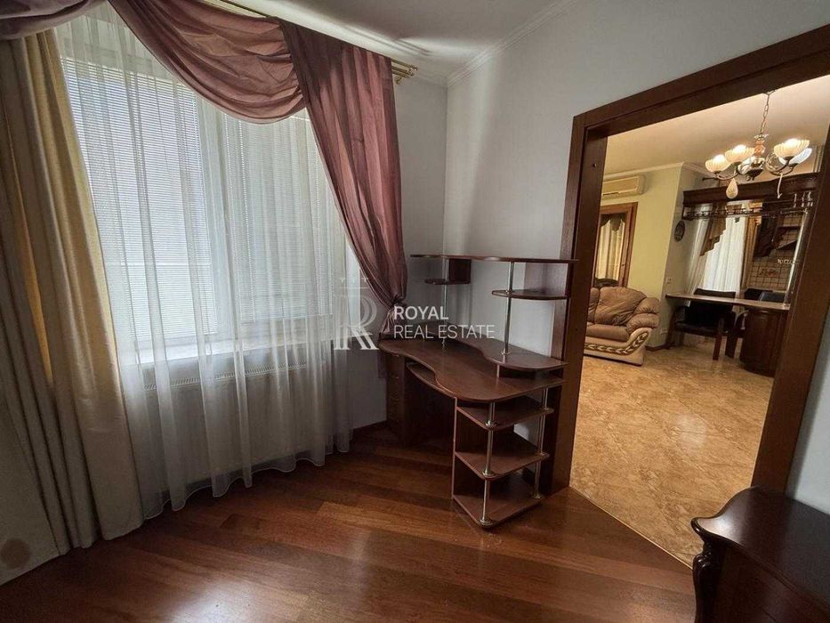 Продаж Квартири 76 м2, вул. Салютна 1б, метро Нивки, Шевченківський район