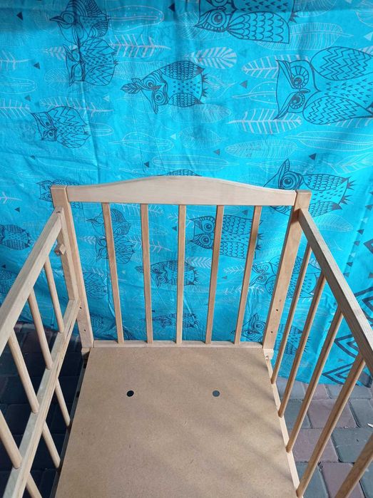 Дитяче ліжко на шарнірах