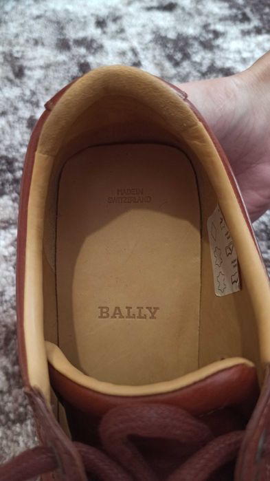 Кросівки шкіряні bally